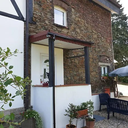 Familienfreundliche Gruene Oase Im Essener Sueden Apartment Essen